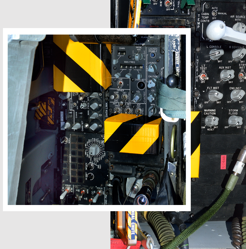 【解説ページ付き! / 2枚セット】F-15 実物大コクピットポスター / サイドコンソール・パネル